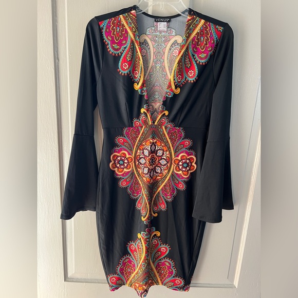 VENUS Paisley Flare-Sleeve Dress - Picture 2 of 6